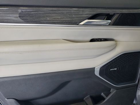 Used 2022 Jeep Wagoneer Series II w/ Premium Group I image 13