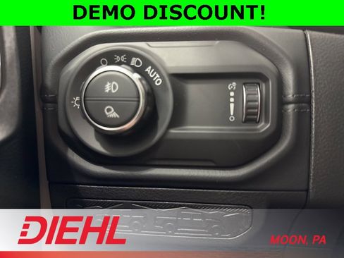 New 2025 Jeep Gladiator Sport image 23