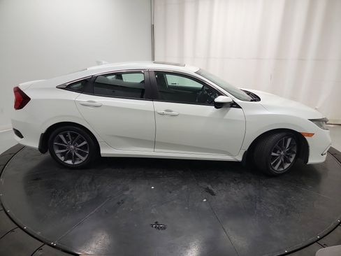 Used 2019 Honda Civic EX image 11