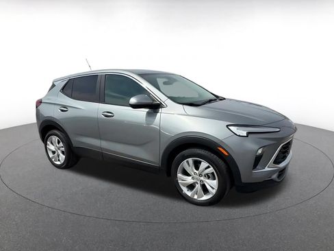 Used 2025 Buick Encore GX Preferred FWD image 2