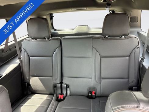 Used 2024 Chevrolet Suburban High Country AWD/4WD image 24