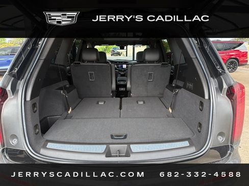 Used 2023 Cadillac XT6 Premium Luxury w/ Technology Package FWD image 14