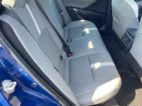 Used 2025 Toyota Camry SE w/ Convenience Package FWD image 18