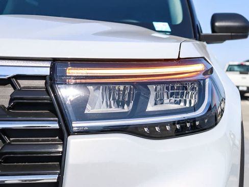 New 2026 Ford Explorer Active RWD image 7