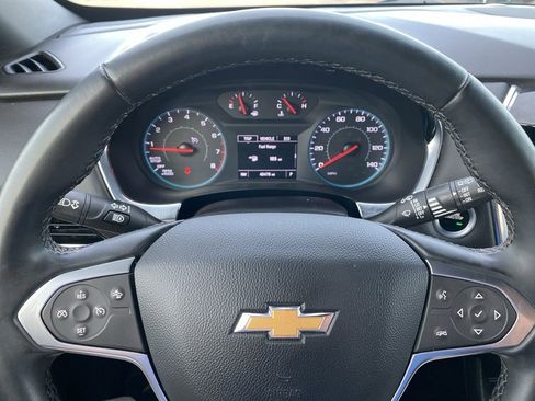 Used 2023 Chevrolet Traverse LT image 29