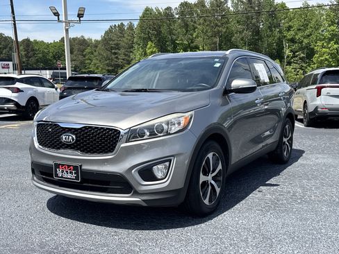 Used 2018 Kia Sorento EX FWD image 2