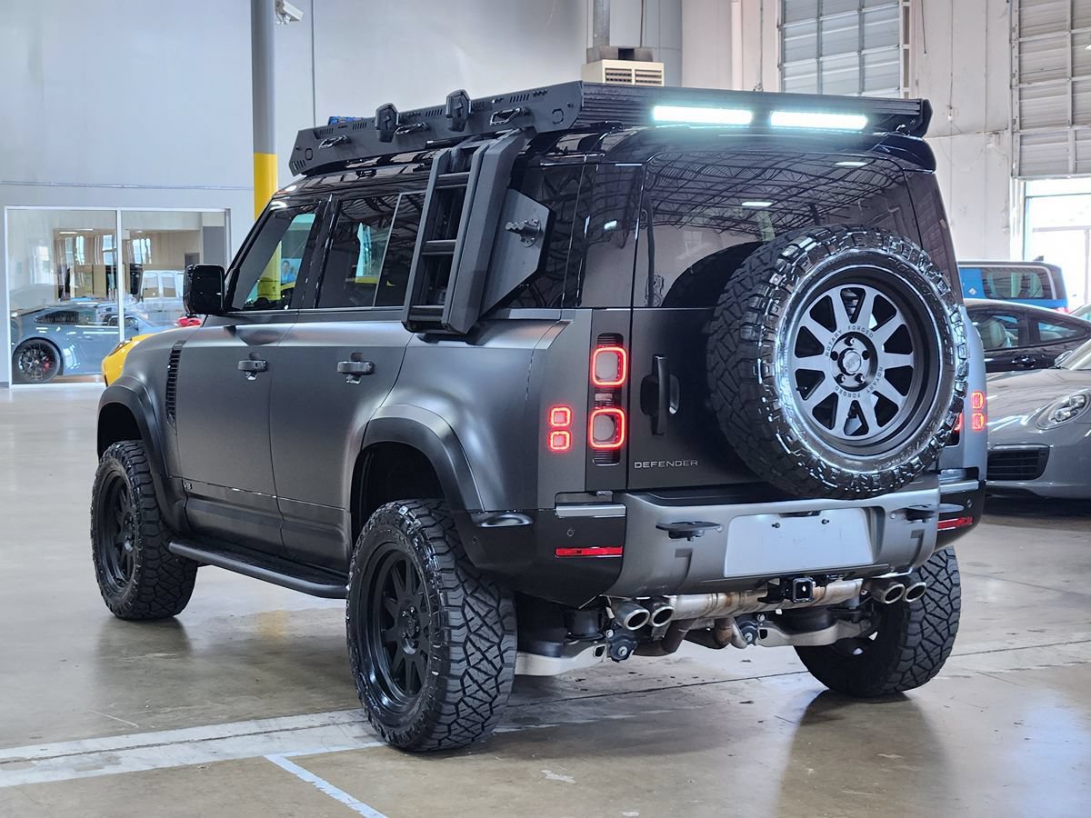 Used 2022 Land Rover Defender 110 V8 AWD/4WD image 17