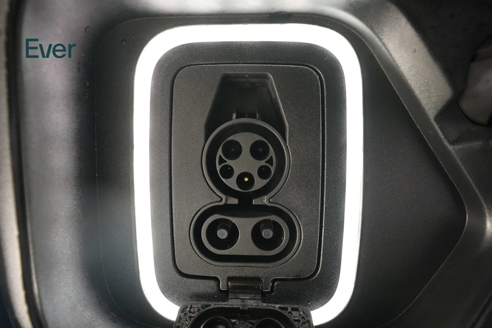 Used 2024 Rivian R1S Adventure Dual AWD/4WD image 10
