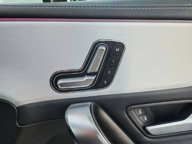 Used 2025 Mercedes-Benz CLA 250 image 24