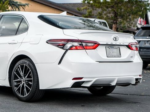Used 2023 Toyota Camry SE image 8