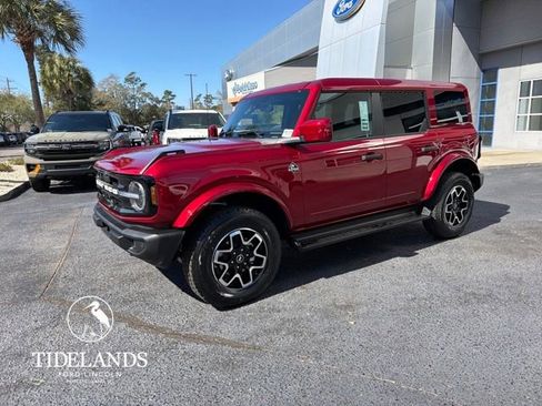 New 2026 Ford Bronco Outer Banks image 4