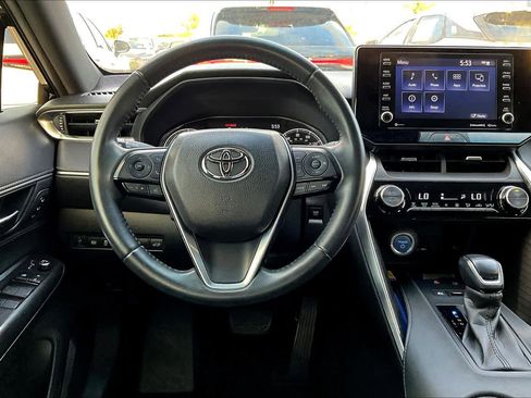 Used 2021 Toyota Venza XLE w/ Carpet Mat Package (TMS) image 6