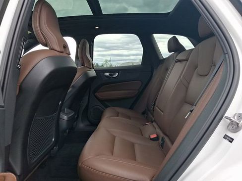 Used 2023 Volvo XC60 B5 Plus w/ Climate Package AWD/4WD image 10