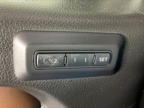 Used 2024 Nissan Titan Platinum Reserve w/ Moonroof Package AWD/4WD image 34
