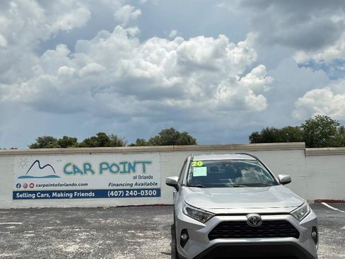 Used 2020 Toyota RAV4 XLE FWD image 25