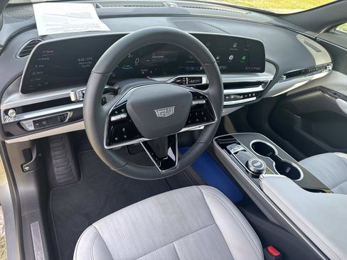 Certified 2025 Cadillac Lyriq Luxury RWD image 21