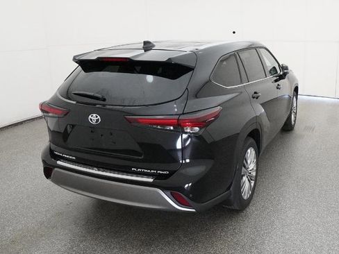 New 2026 Toyota Highlander Platinum image 70