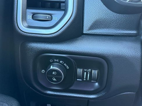 Used 2019 RAM 1500 Big Horn image 18
