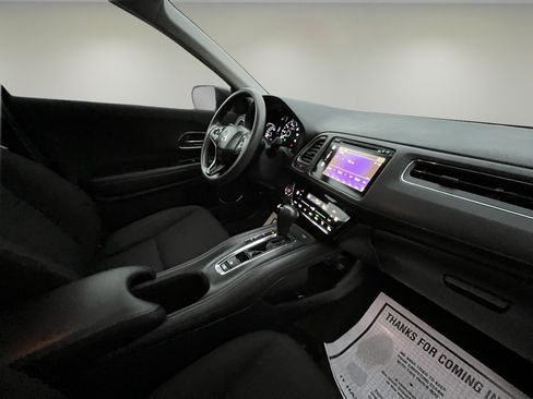 Used 2018 Honda HR-V EX image 25