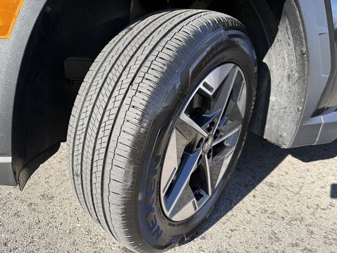 Certified 2025 Hyundai Tucson SEL image 32