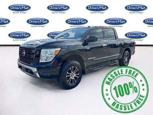 Used 2021 Nissan Titan SV w/ SV Convenience Package AWD/4WD image 3