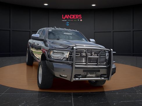 Used 2022 RAM 2500 Laramie AWD/4WD image 3