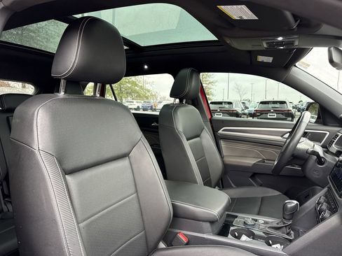 Used 2023 Volkswagen Atlas Cross Sport SEL R-Line image 16