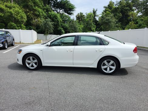 Used 2015 Volkswagen Passat 1.8T Limited Edition FWD image 2