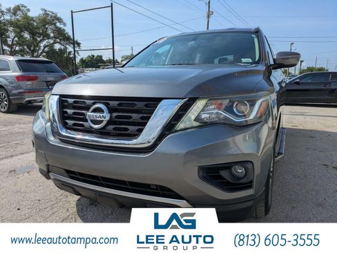 Used 2019 Nissan Pathfinder SV AWD/4WD image 7