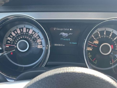 Used 2013 Ford Mustang Premium RWD image 17