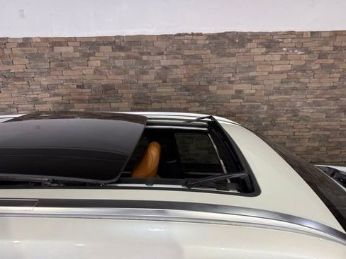 Used 2021 Toyota Highlander Platinum AWD/4WD image 2