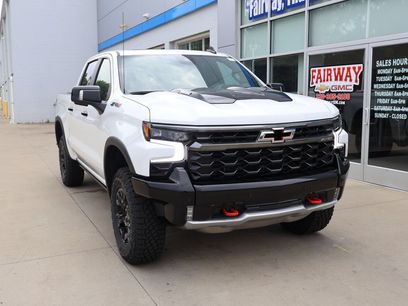 New 2026 Chevrolet Silverado 1500 ZR2 w/ LPO, Dark Essentials Package