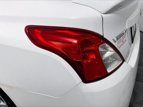 Used 2019 Nissan Versa SV FWD image 28