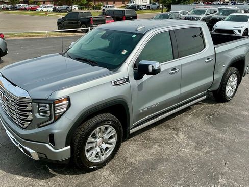 Used 2024 GMC Sierra 1500 Denali w/ Technology Package AWD/4WD image 5