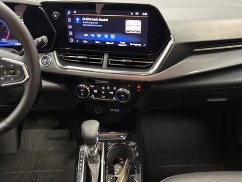 Used 2025 Chevrolet Trax ACTIV w/ Driver Confidence Package FWD image 11