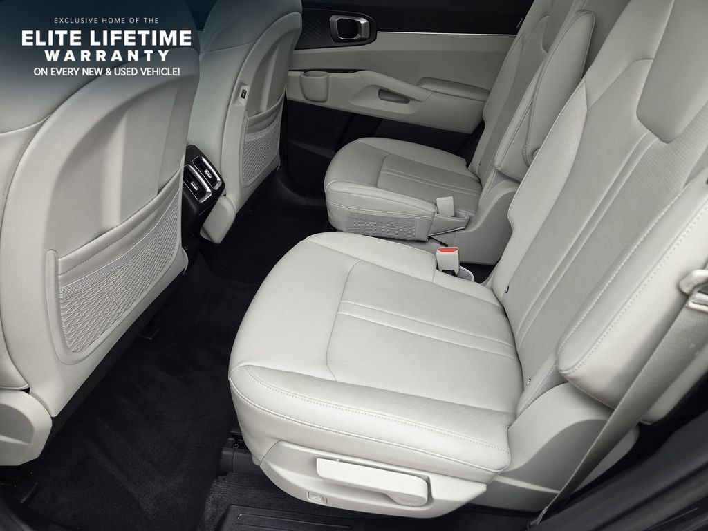 Used 2025 Kia Sorento EX FWD image 28