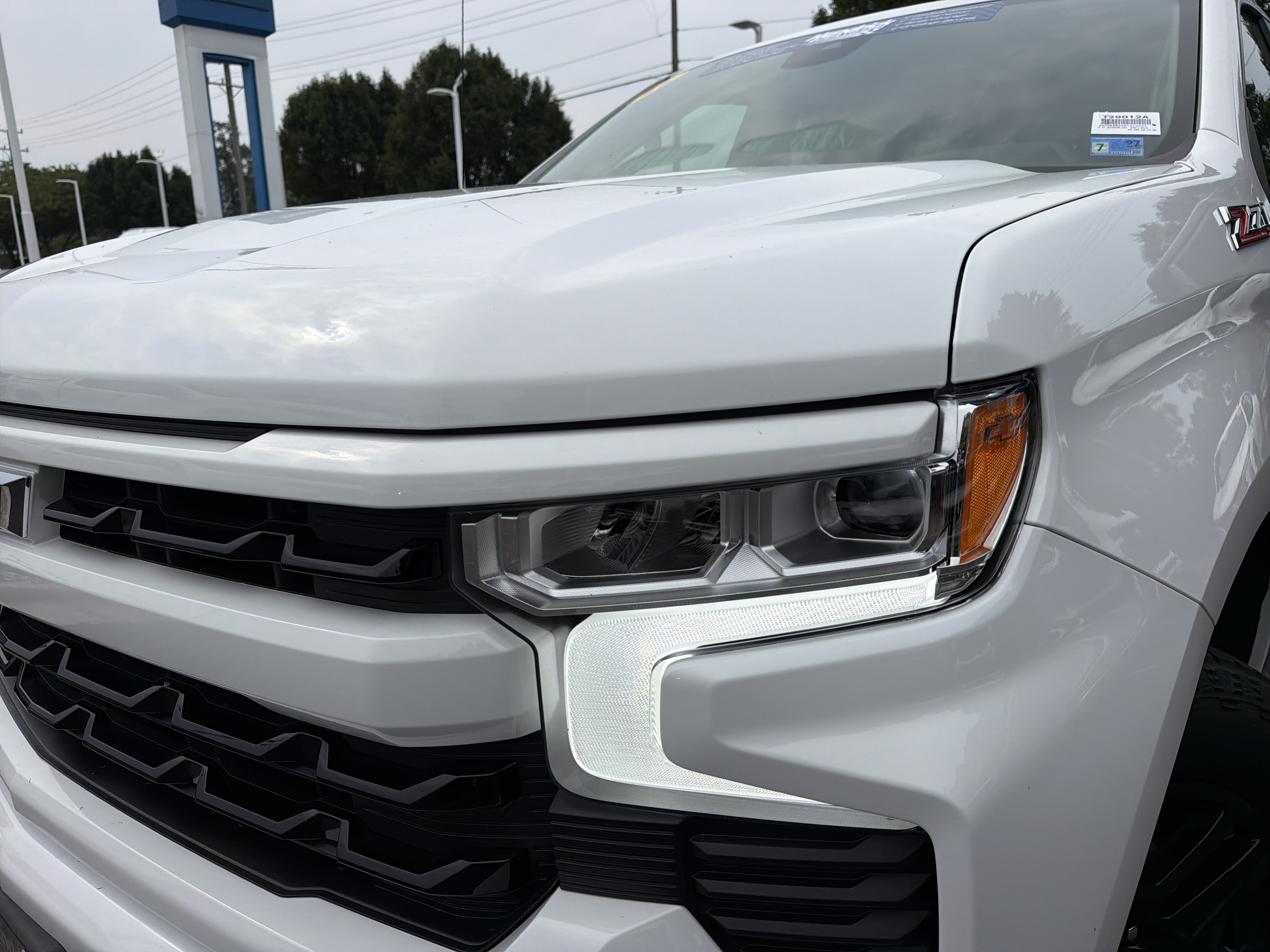 Used 2025 Chevrolet Silverado 1500 RST AWD/4WD image 5