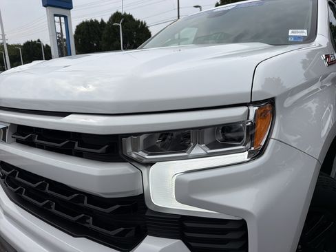 Used 2025 Chevrolet Silverado 1500 RST AWD/4WD image 5