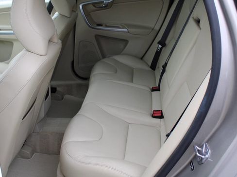 Used 2015 Volvo XC60 T5 Premier image 19