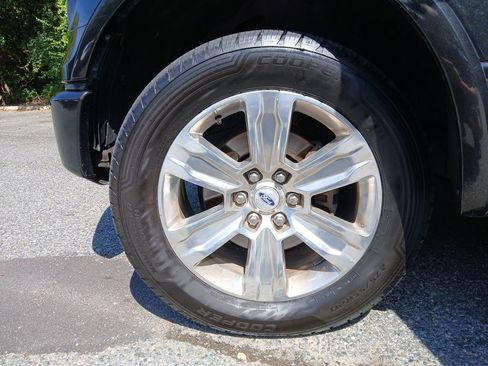 Used 2015 Ford F150 Platinum w/ Equipment Group 701A Luxury image 27