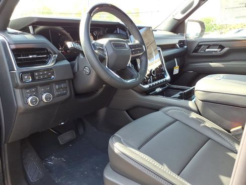 New 2026 GMC Yukon Denali AWD/4WD image 14