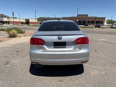 Used 2011 Volkswagen Jetta TDI FWD image 4