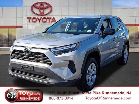 Certified 2024 Toyota RAV4 LE AWD/4WD image 3