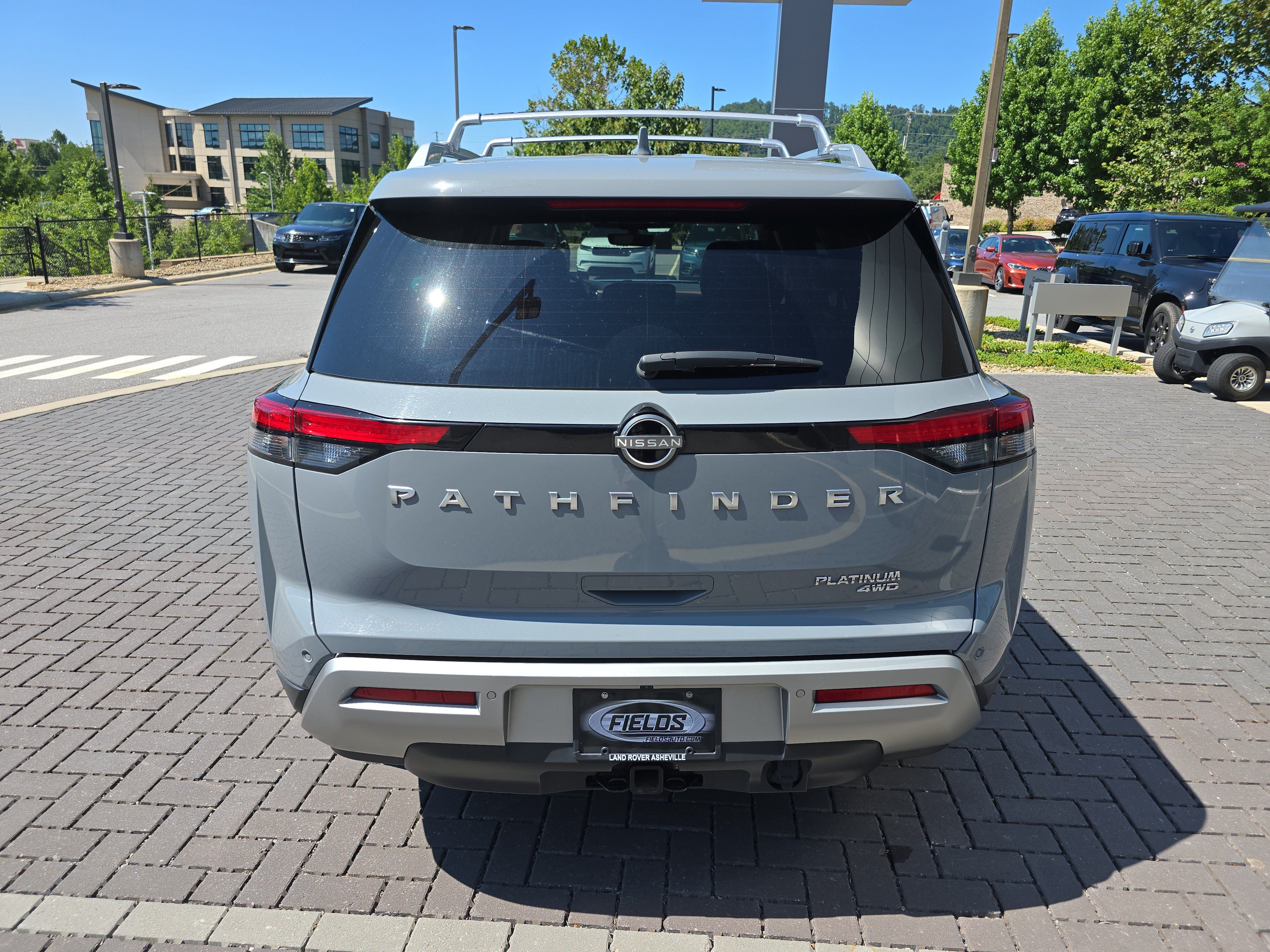 Used 2024 Nissan Pathfinder Platinum w/ Cargo Package AWD/4WD image 6