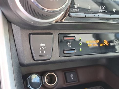 Certified 2020 Toyota RAV4 Limited image 25