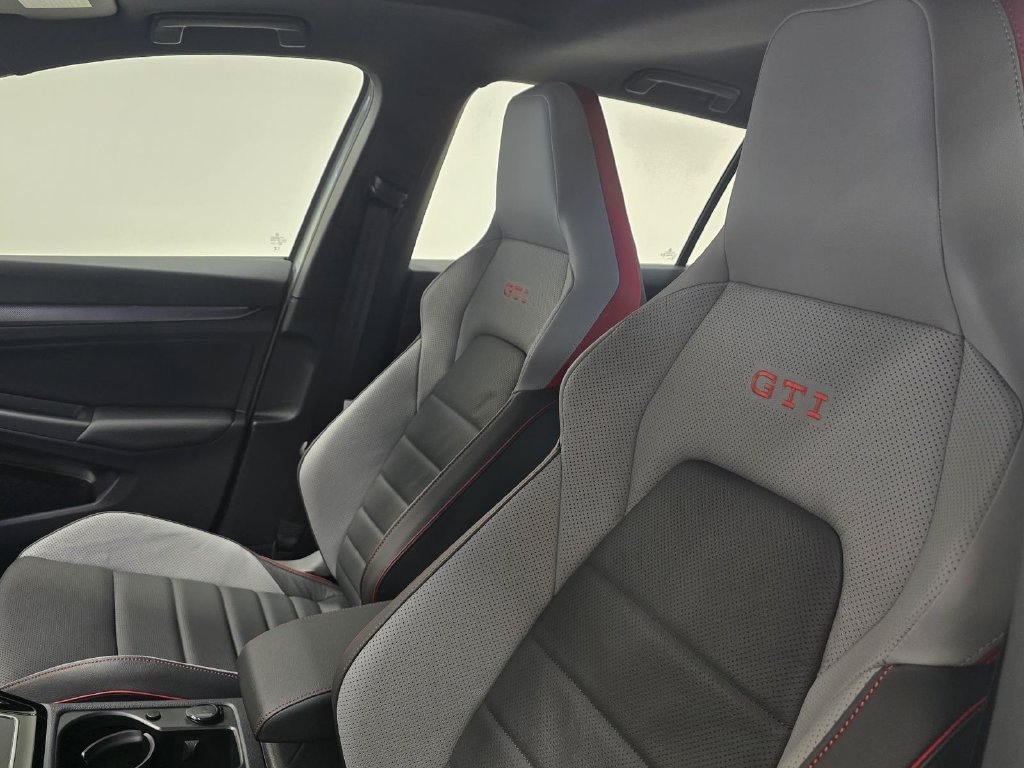 New 2026 Volkswagen GTI SE FWD image 20