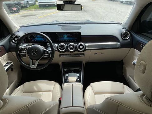 Used 2020 Mercedes-Benz GLB 250 GLB 250 w/ Premium Package image 34