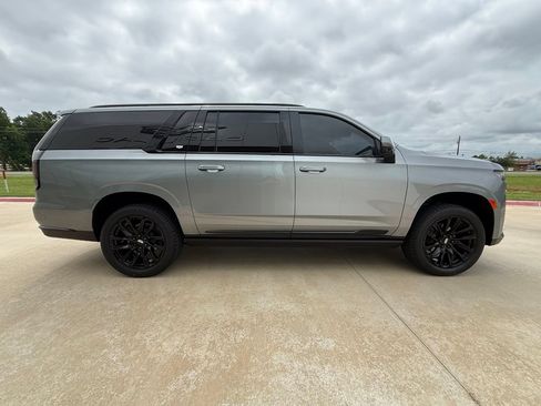 Used 2024 Cadillac Escalade ESV Sport Platinum w/ LPO, ONYX Package AWD/4WD image 6