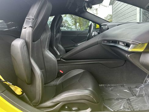 Certified 2022 Chevrolet Corvette Stingray Coupe w/ Chrome Exterior Badge Package RWD image 19