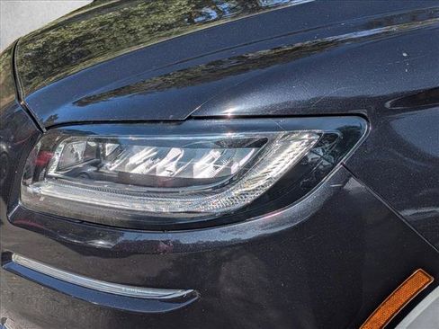 Used 2020 Lincoln Nautilus Reserve image 2